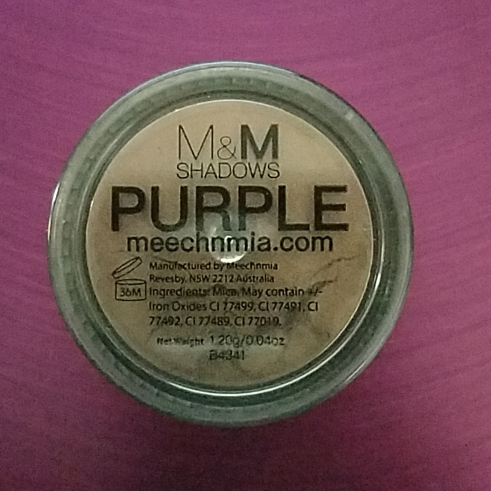 Eyeshadow - Picture 2 of 2